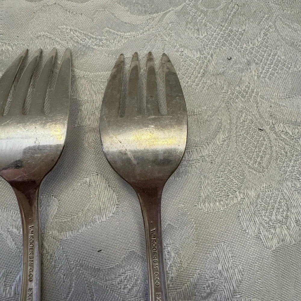 Vintage WM Rogers 1951 Magnolia Inspiration Extra Plate 6 Individual Salad Forks